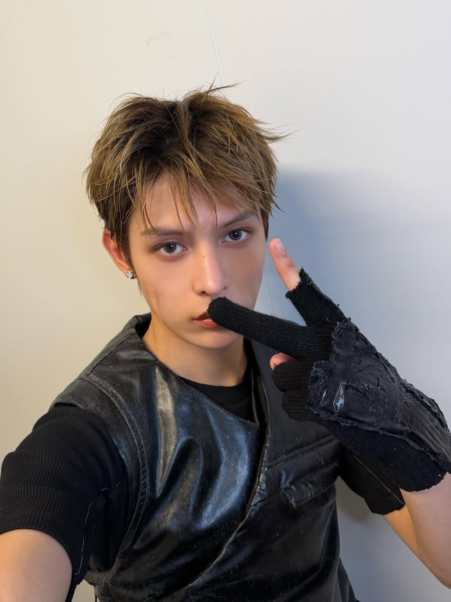 zhaoyufancokr's tweet image. [251218] #JAMES Instagram Update

🫵

#CORTIS #코르티스