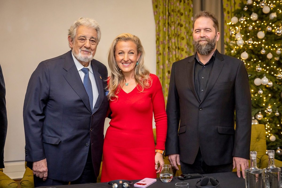 VirtuososTalent's tweet image. @PlacidoDomingo , HAUSER &amp;amp; @dimash_official unite for a once-in-a-lifetime concert in Budapest and a press conference was held yesterday. 
Dimash shared a message, and the video will be published on Dec 19 on Virtuosos YouTube. 

8 Apr 2026 
Tickets: broadwayticket.jegy.hu/program/doming…