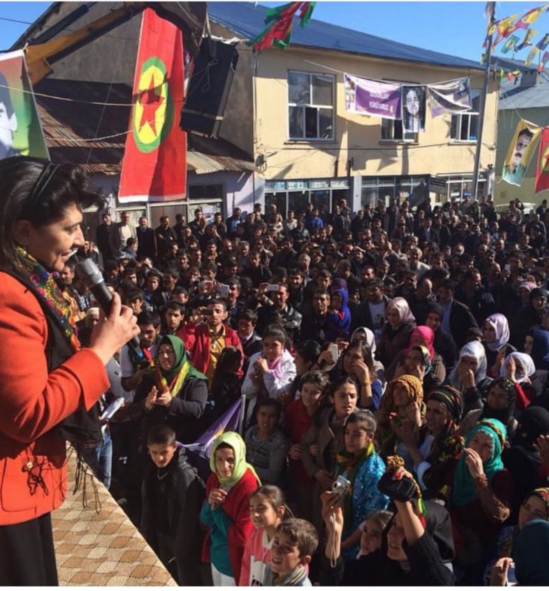 <a href="/FilizKer/">Filiz Kerestecioğlu</a> Terörist savunucu seni