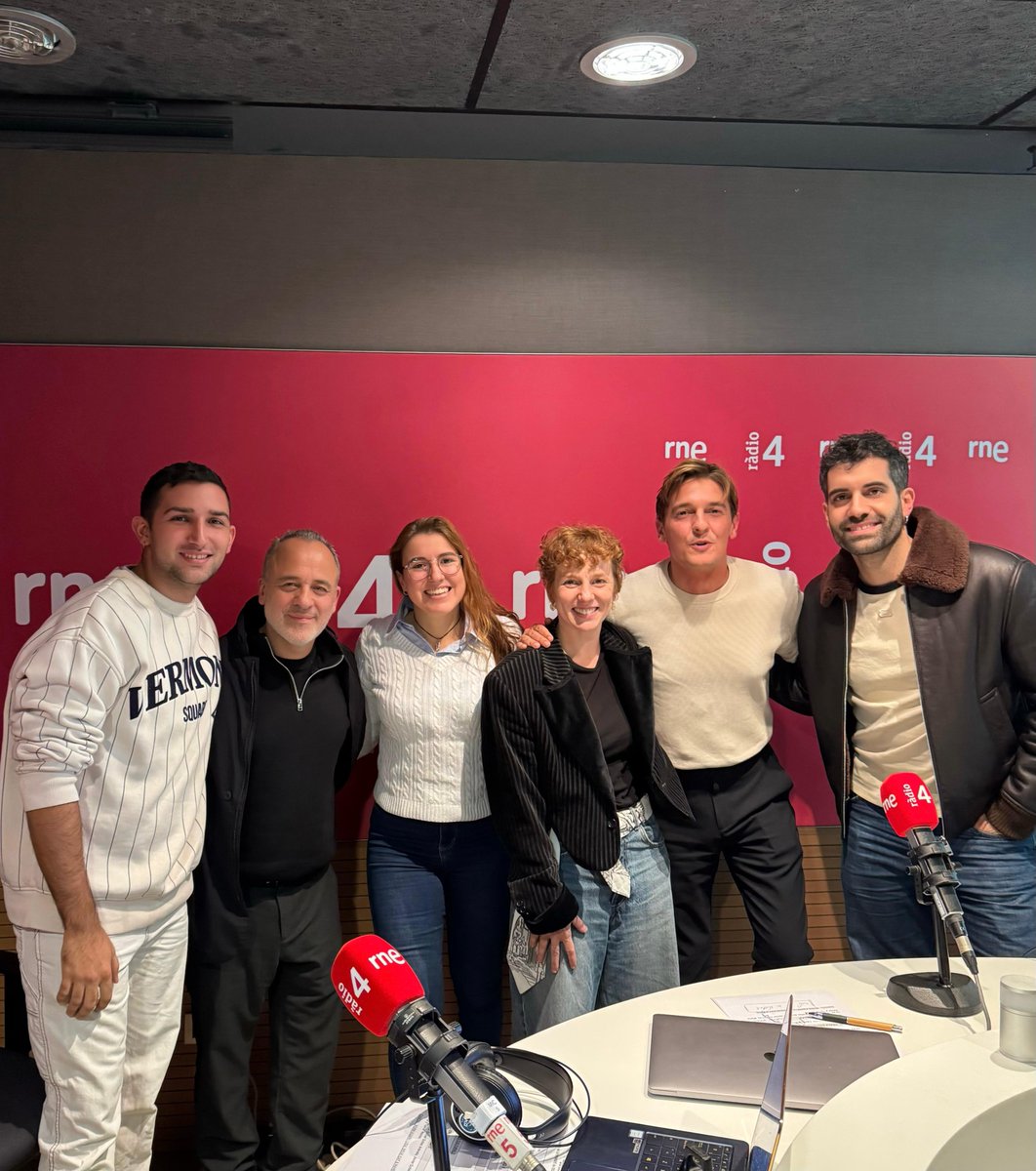 Javier Gutiérrez, María Vázquez i Tamar Novas ens presenten 'Rondallas' 🌊

Comèdia dramàtica de Daniel Sánchez Arévalo que posa música a una ferida col·lectiva ❤️‍🩹

📻rtve.es/a/16865375/