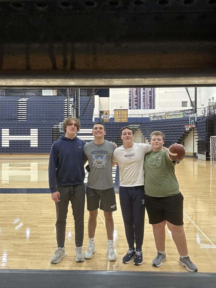December 16th early workouts with my Dawgs and hog. <a href="/NorthmenQB/">Lukas Nemec</a> <a href="/Connorberg826/">Connor Berg</a> <a href="/jimwebbjim/">Jim Webb</a>