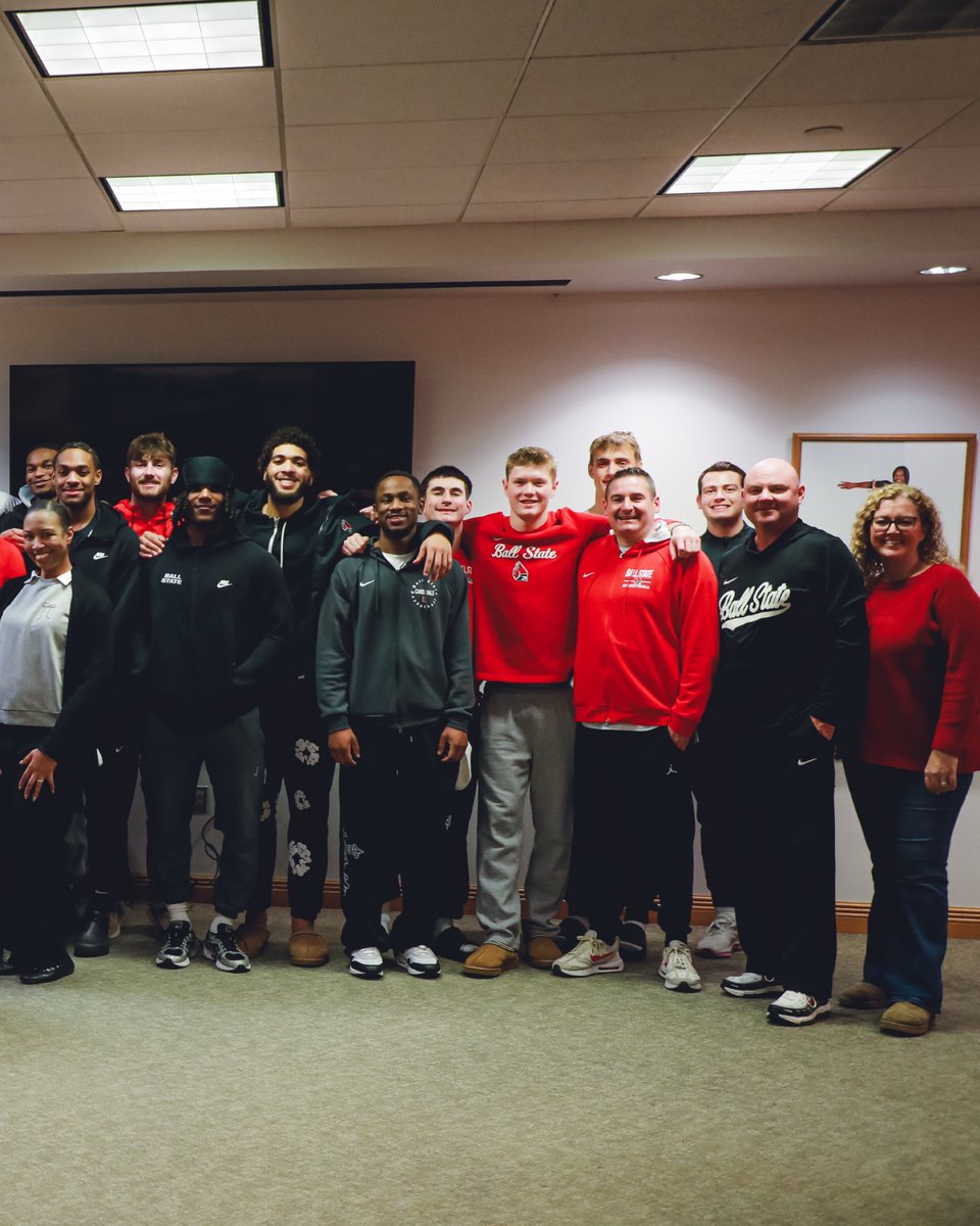 BallStateMBB's tweet photo. Season’s Greetings from Ball State Men’s Basketball 🎄

Our team wrapped Christmas presents last night to help support a local family in need with gifts! https://t.co/I2NWfSKLHx
