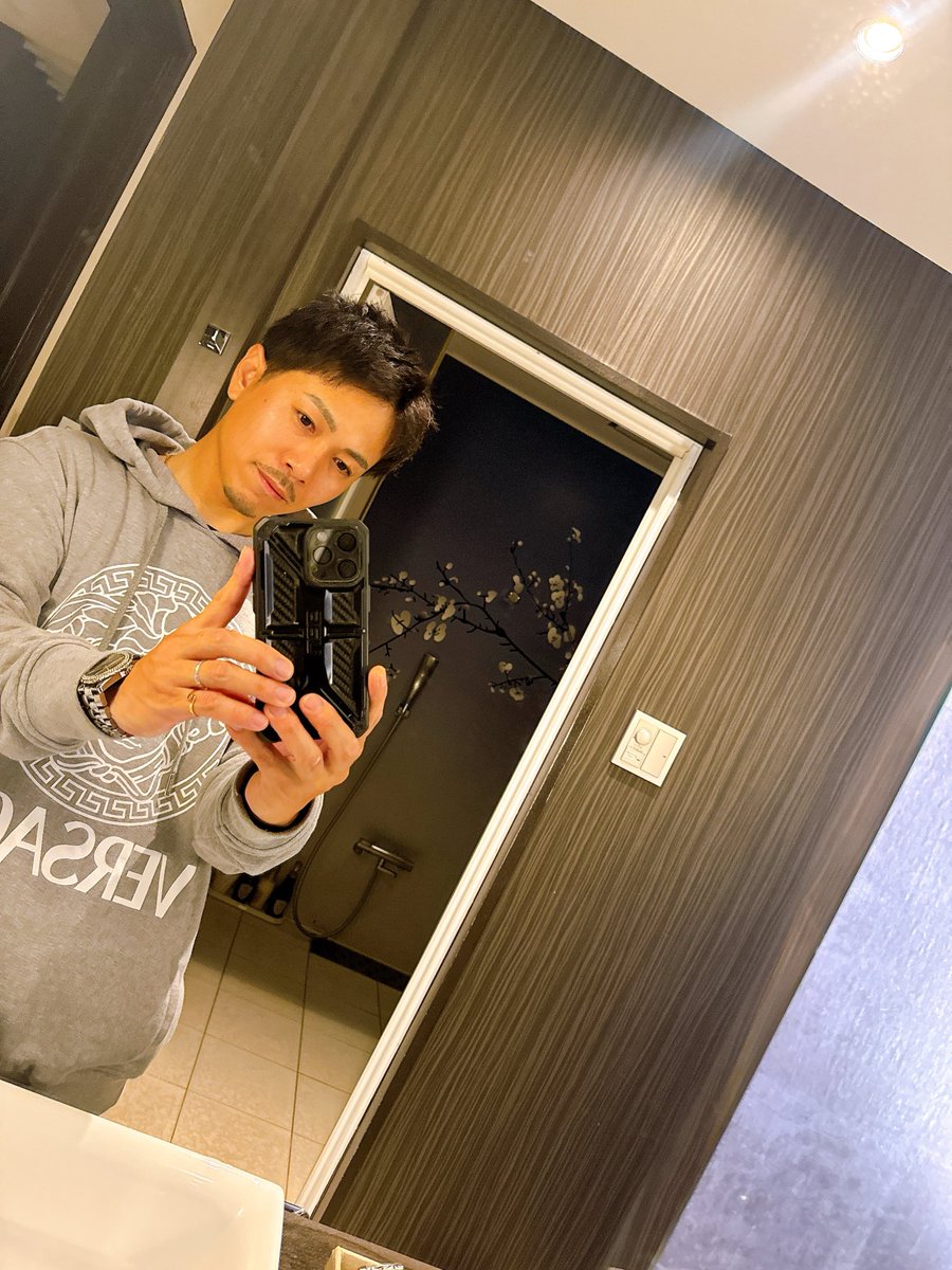 yuukipainting's tweet photo. 睡眠不足で眉間がピクピク😳沢山寝よう https://t.co/k7msGRWG0m