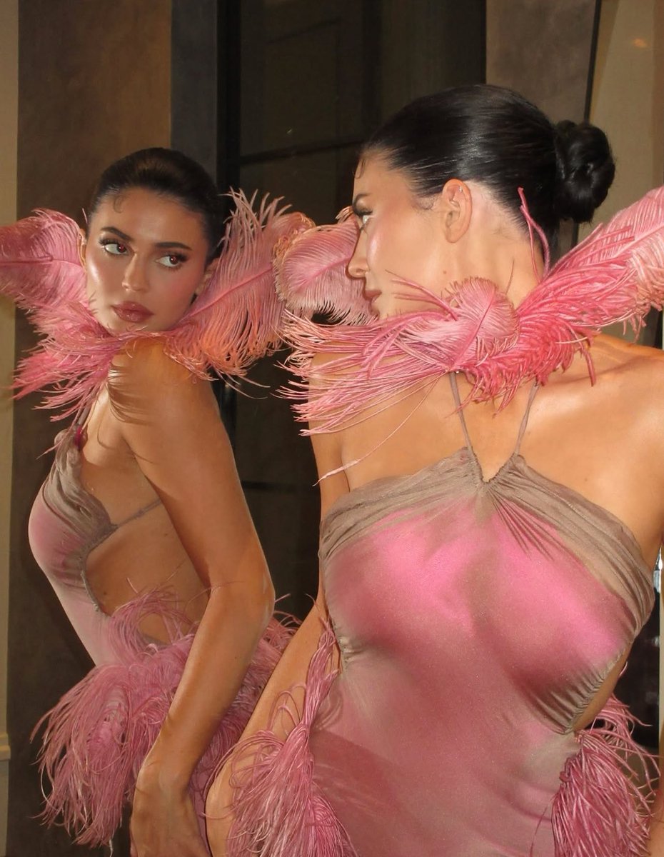 starsafairy's tweet image. 