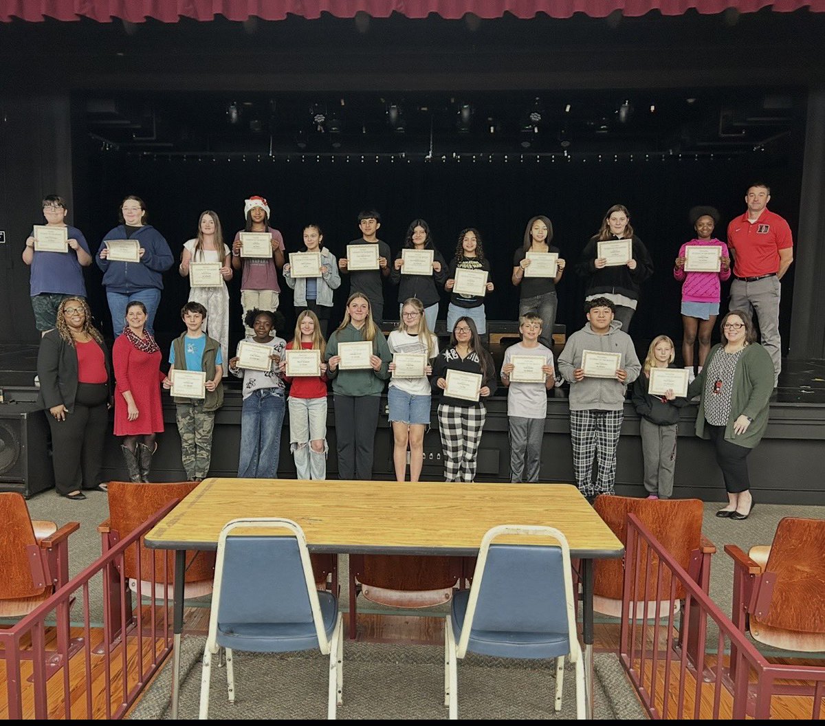 Dunnellon Middle School tweet media