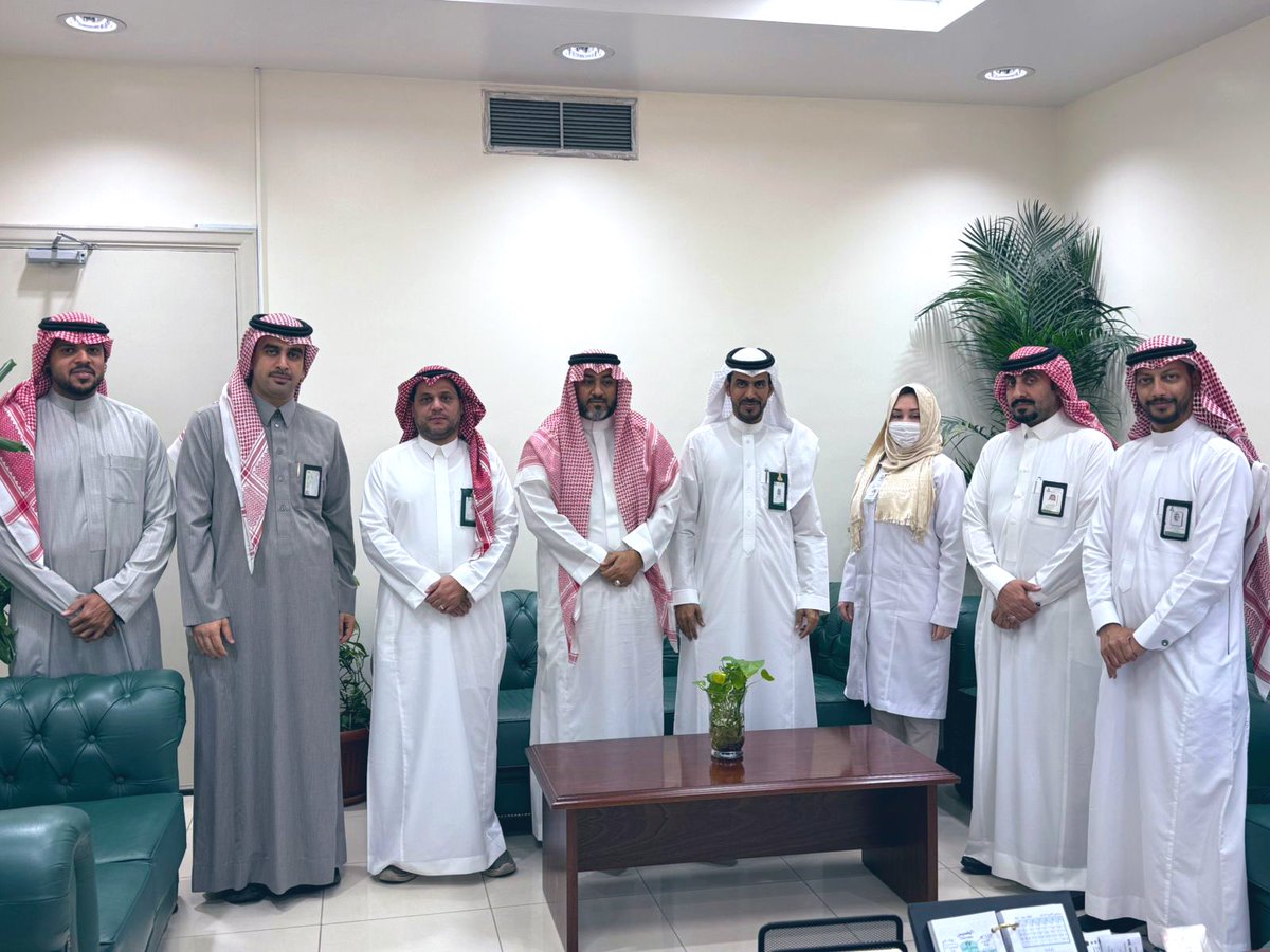 عُقِدَ في مقرِّ المركز اجتماعٌ خُصِّصَ لمناقشةِ الخطةِ الاستراتيجيةِ للمركز، وذلك بحضورِ سعادةِ المهندسِ حمدِ المعطاني، المشرفِ على وحدةِ الدراساتِ الاستراتيجيةِ بمكتبِ نائبِ رئيسِ الجامعةِ للأعمالِ والإبداعِ المعرفي حيث جرى خلال الاجتماع 
استعراض محاور الخطة وآليات تنفيذها.