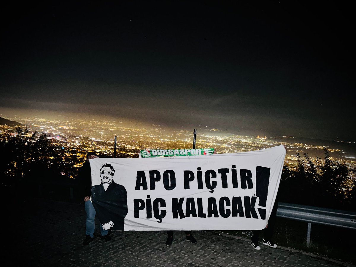 Terörle anılan değil, vatanı savunan!

Yaşa var ol Bursaspor!