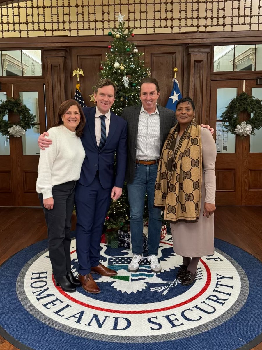 DHS Privacy Office tweet media