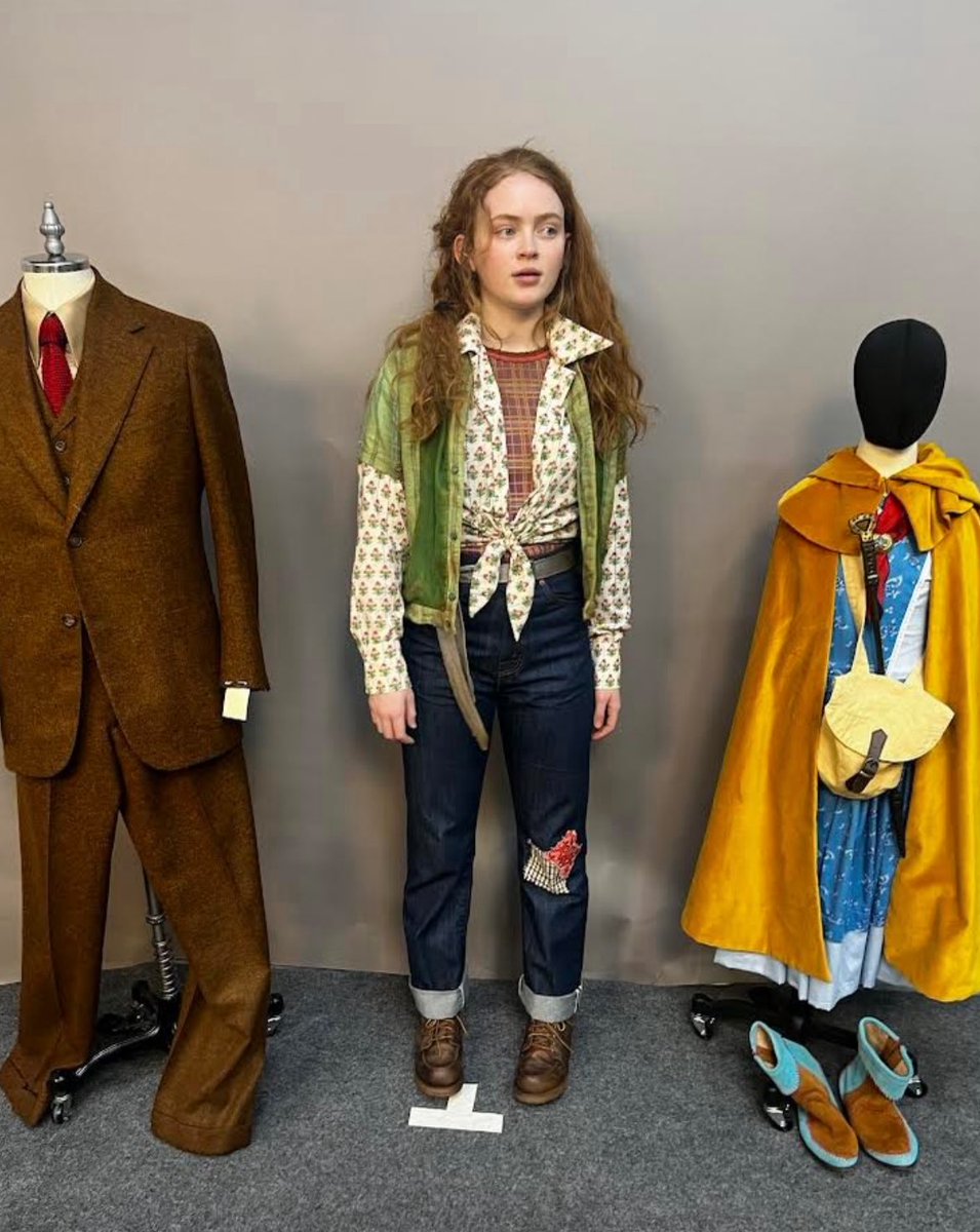 FilmUpdates's tweet image. Sadie Sink shares new pictures from the set of ‘STRANGER THINGS’ Season 5.