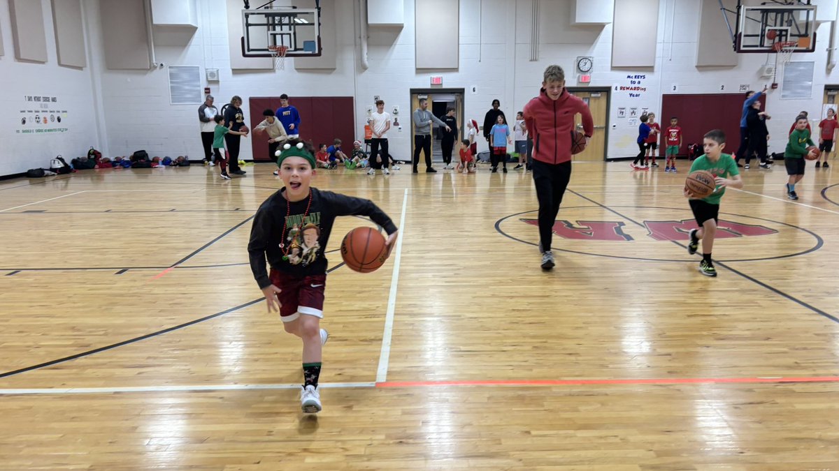 Last night, Coach O’Connor &amp; some of his Varsity Boys surprised our 3rd grade team at their pre-Holiday break practice for some fun, games, friendly competition! Thank you guys for taking time out of your long  days to come out and enjoy the fun in the game with us! 🎄🏀