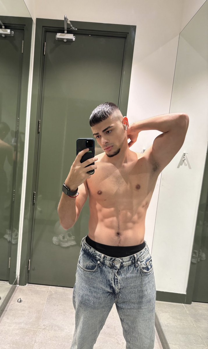 KristiyanF tweet media