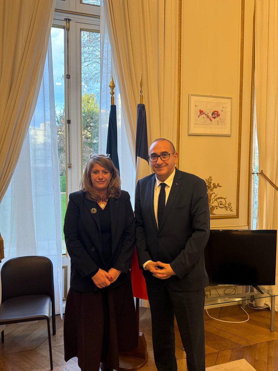francletkarine's tweet photo. 🚨 #Sécurité à @aubervilliers93
Rencontre avec le ministre de l’Intérieur sur la situation à Villette/4Chemins et Porte d’Aubervilliers.
Remise de la pétition de +700 habitants : une attente claire, plus de sécurité et de présence de l’État.
Mobilisation aux côtés des habitants. https://t.co/lBrh82WwB4