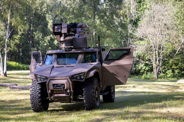 top_force's tweet photo. Un jour on exprime le besoin de remplacer le #VBL par le programme #VBAE on pense alors tout de suite au beau concept et raffiné démonstrateur #Scarabée (1) @Arquus_Defense puis au fil du temps (2) SOFRAME MOZAIC (3), pour finir par le dernier (4) #Avatar 😳 https://t.co/okzttYs9Z1