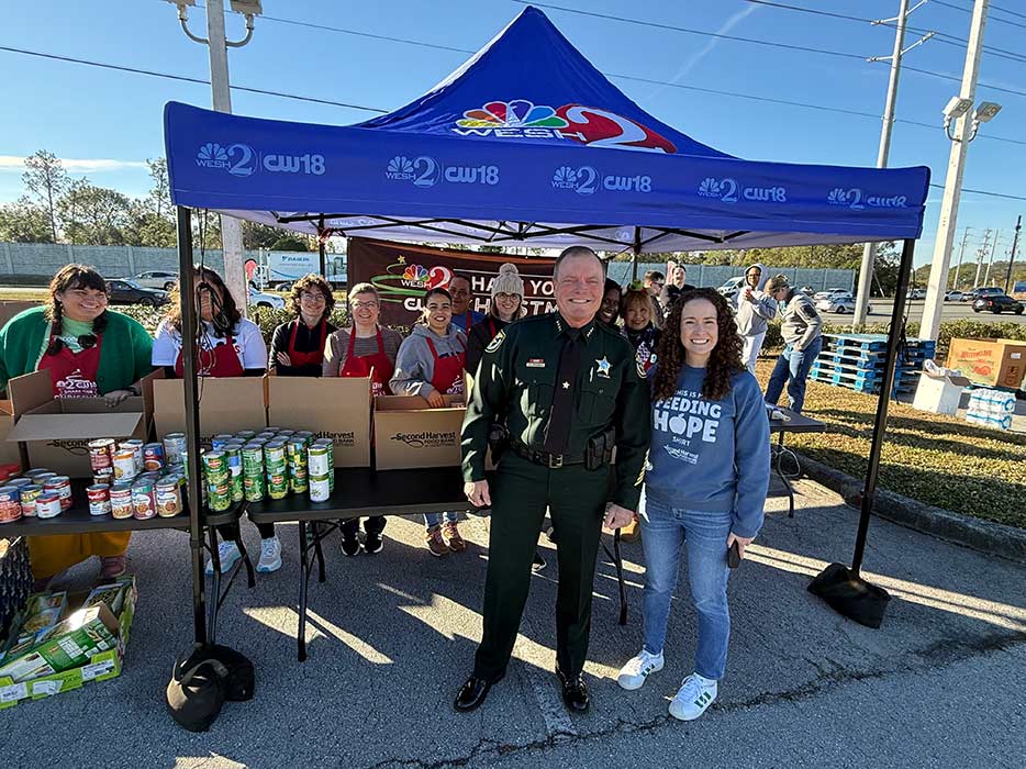 Protecting and serving also means lifting up our neighbors. We are so proud of <a href="/LakeCountySO/">LakeCountySO</a>! By hosting and supporting South Lake County "Community Shares" food drive, Sheriff Grinnell and the Office brought the community together to help those in need. sltablet.com/2025/12/15/the…