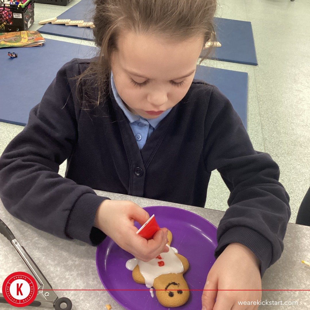 wearekickstart's tweet photo. 🎄🍪 Gingerbread fun at Waterloo Primary! 🍪🎄
The children have been busy baking and decorating delicious gingerbread men✨
#WaterlooPrimary #GingerbreadMen #FestiveFun #ChristmasBaking #LearningThroughPlay #Kickstart https://t.co/hMftF5qD0R