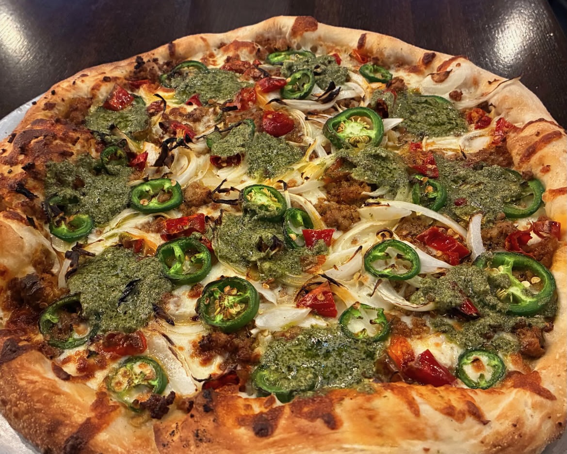 NEW PIZZA SPECIAL | Bianco Sauce with Shredded Mozzarella, Italian Sausage, Yellow Onions, Jalapeños, and Calabrian Peppers topped with a Creamy Pesto.

Don't forget, in December, we’re donating 5% of ALL Del Giorno proceeds to WDM Human Services! ♥️ Stop in and support local!!