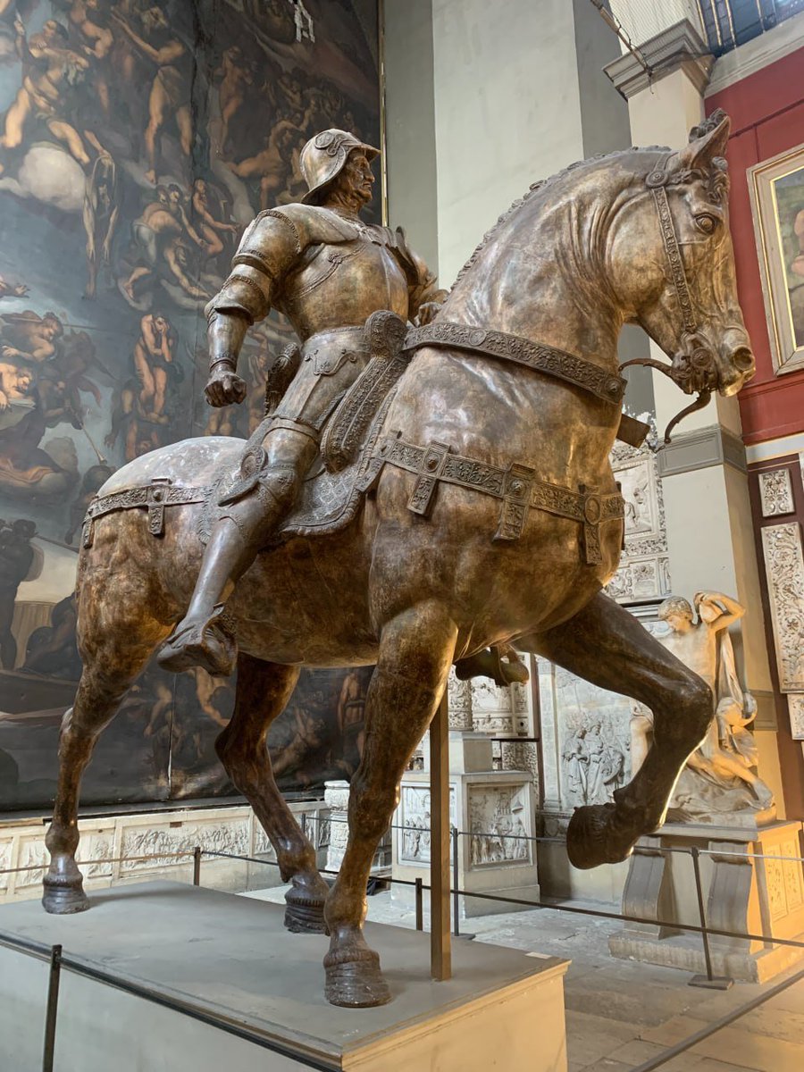 Alua83637726's tweet image. Renaissance power frozen in bronze. 🛡🐎