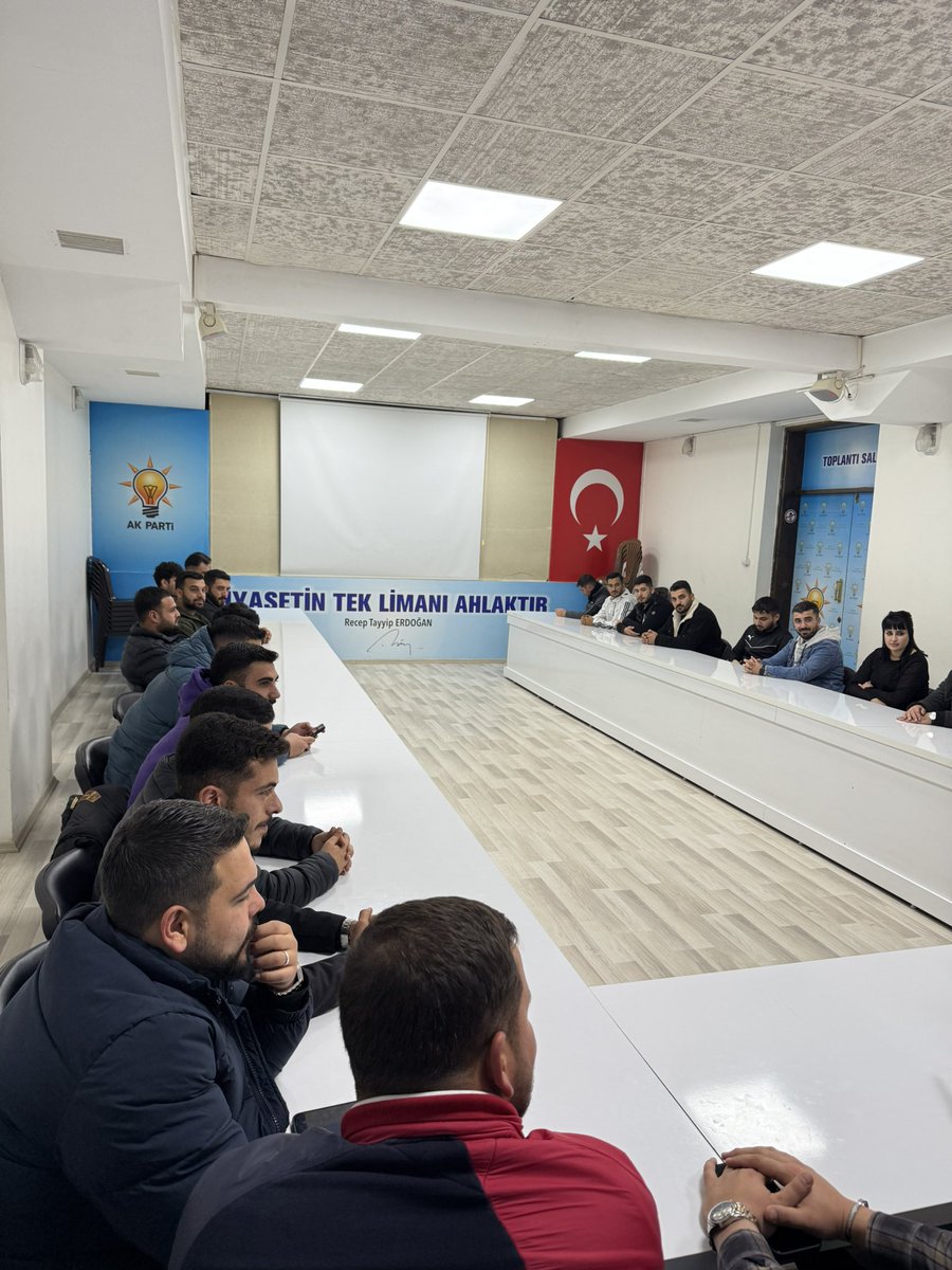 AK Parti Ceyhan Gençlik Kolları olarak  
Haftalık Olağan Yürütme ve Yönetim Kurulu Toplantımızı teşkilat binamızda gerçekleştirdik.

AK Gençlik olarak davamıza olan inancımızla, birlik ve beraberlik içinde ilk günkü heyecanla çalışmaya devam ediyoruz.  

<a href="/Yusuffzdmr/">Yusuf ÖZDEMİR</a>