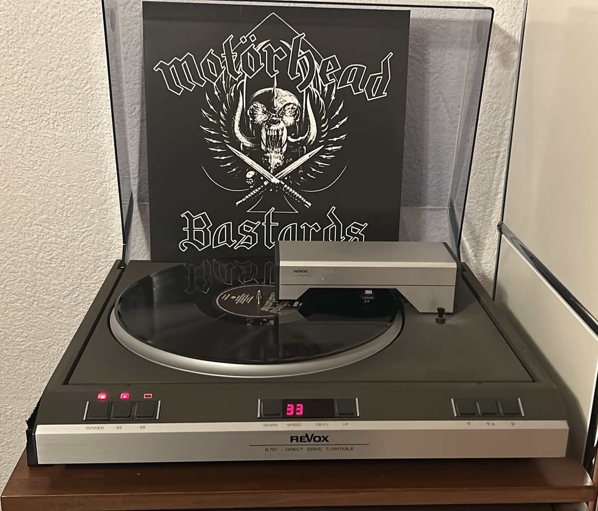 Mal was ruhiges besinnliches
oder fast, guter Text! 

I am a drifter on a hungry empty sea
There is no-one on earth to rescue me
The winter storms, they freeze me
Summer burnt alive
I can't remember when another soul passed.

google.com/url?q=https://…