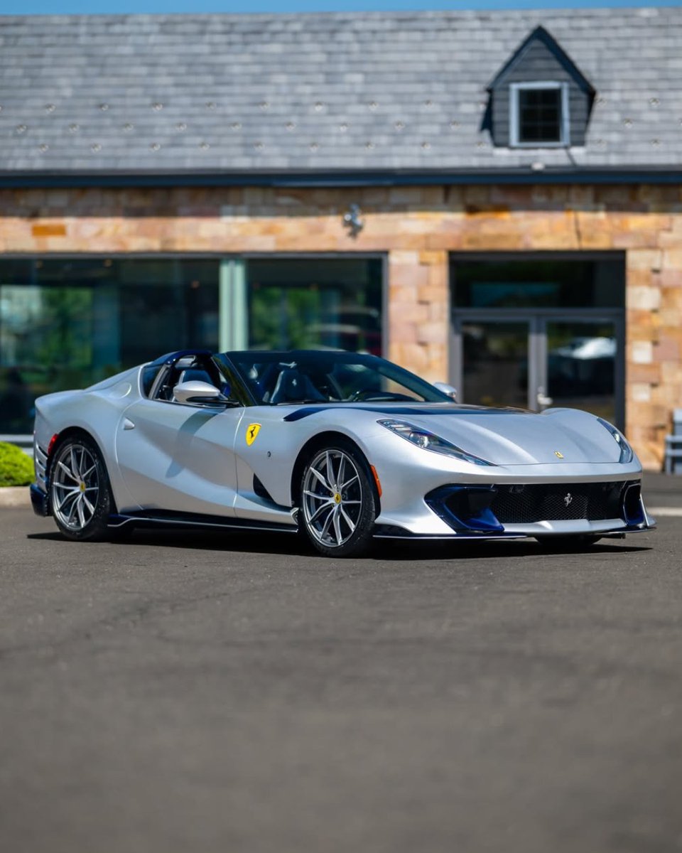 duPontREGISTRY's tweet image. 2024 Ferrari 812 Competizione Aperta | 1 of 599 | Now available

Optioned through Ferrari Tailor Made, this example is presented in the rare Sanu Silver paint with an interior featuring Poltrona Frau Blu Profundo Hertitage Leather and blue carbon fiber throughout. 

Underneath