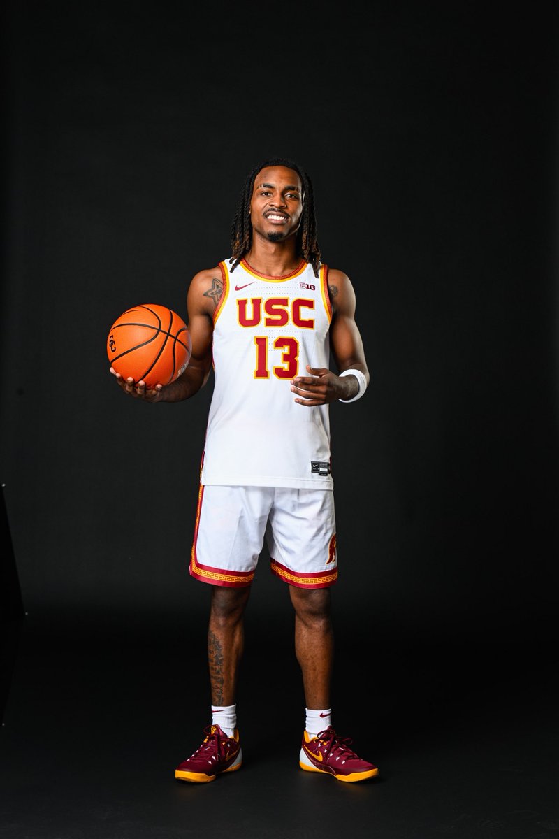 KamGlizzzy3's tweet photo. AL✈️LA #FIGHTON✌🏽 https://t.co/IpfAUVFuyF