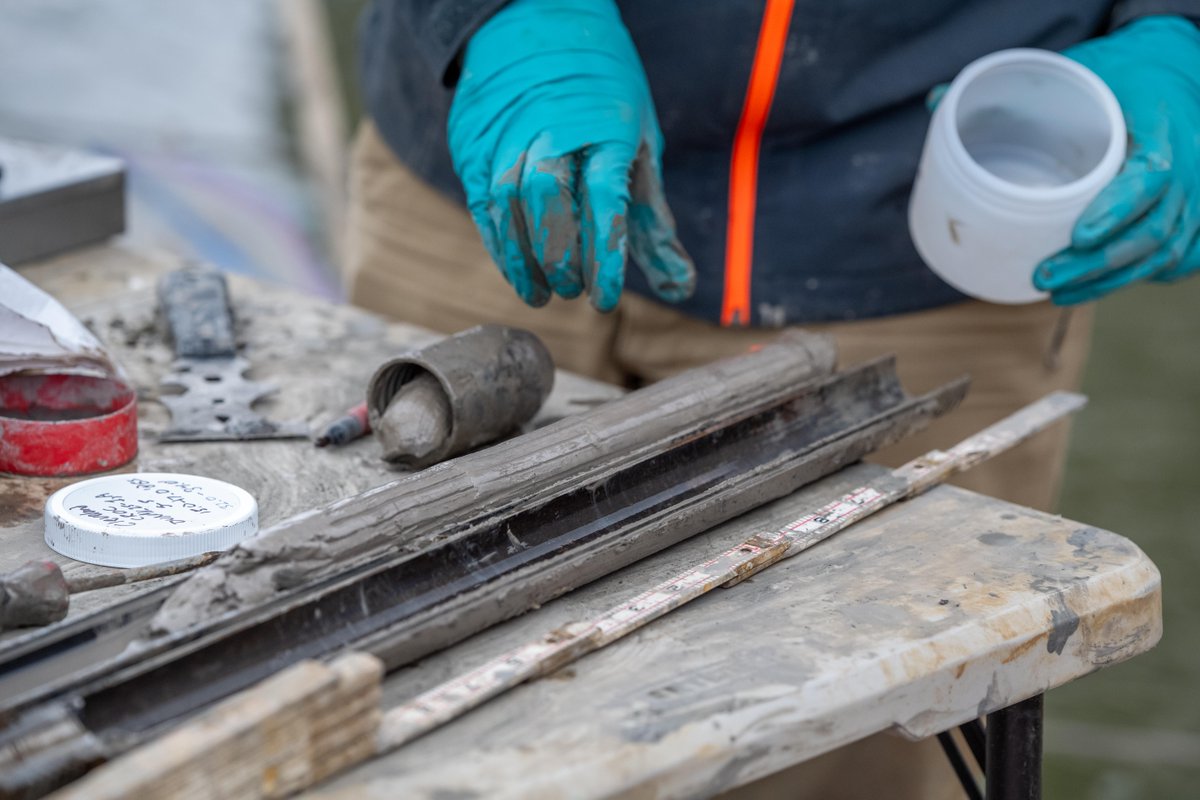 USACE_Buffalo's tweet image. Using funding under the Great Lakes Legacy Act &amp;amp; the Great Lakes Restoration Initiative, our team was able to collect geotechnical and sediment samples in the Old Channel portion of the river.

These samples will inform a sediment remediation project to help restore the river.