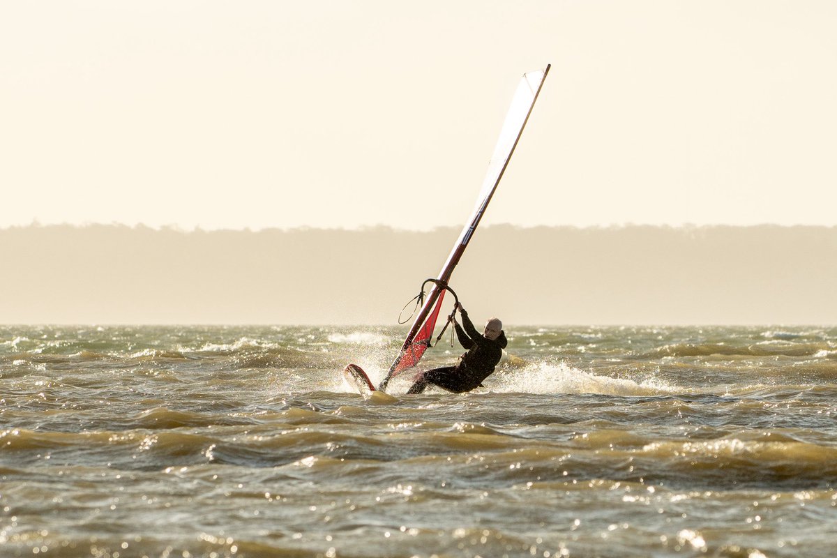JimmyColley92's tweet photo. Windsurfers at Hillhead beach, South Coast.

#nikon #nikonuk #photography #windsurfing #southcoast #uk https://t.co/zNM9IYxkOC