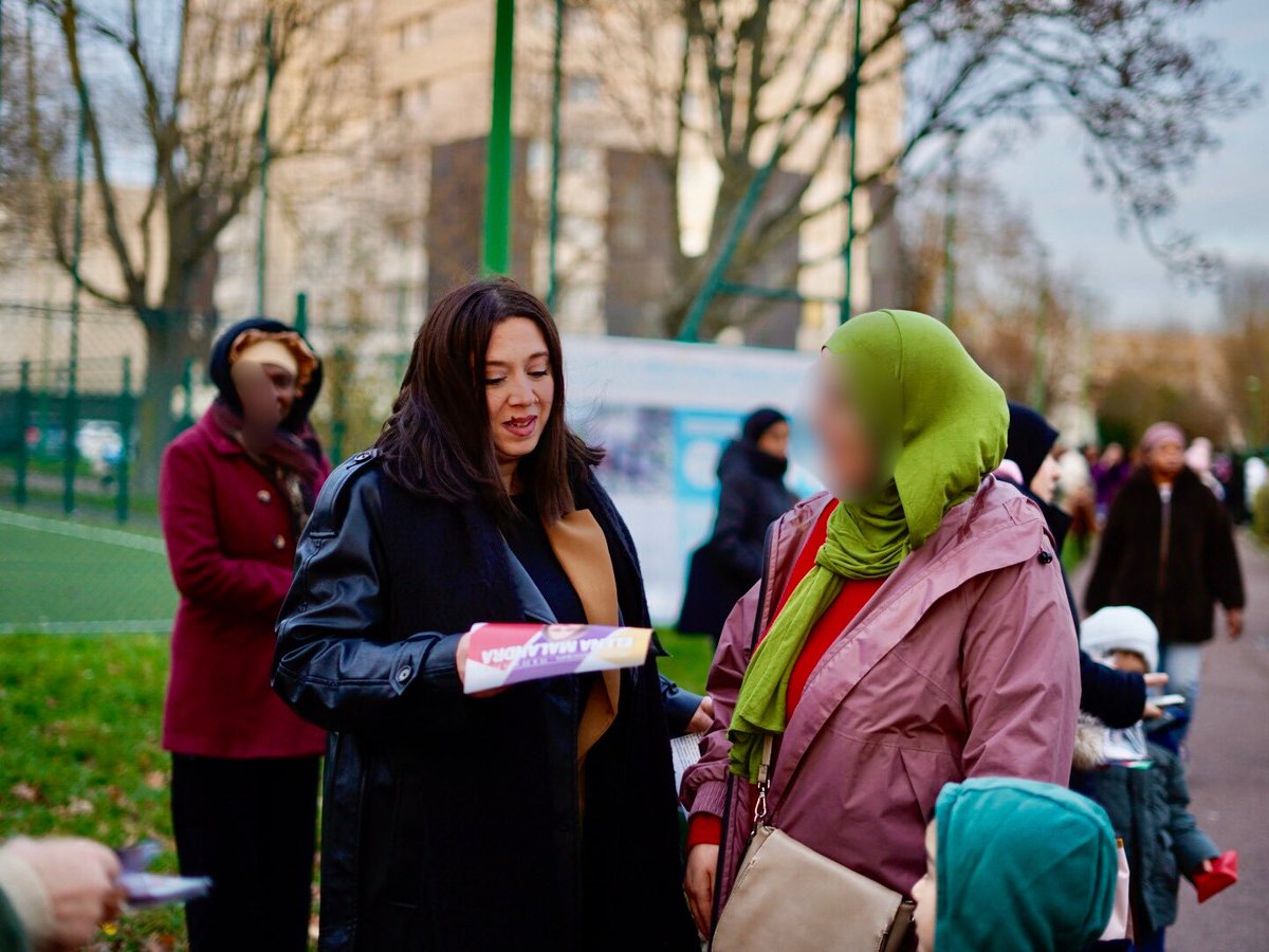 Avec notre candidate <a href="/Elenamldr936/">Elena Malandra 🐢✊🏼</a> devant les écoles de la ville pour présenter nos premières propositions programmatiques !

Les 15 et 22 mars 2026, nous avons la possibilité de transformer l’avenir d’Aulnay, alors donnons-nous la force de tout changer !