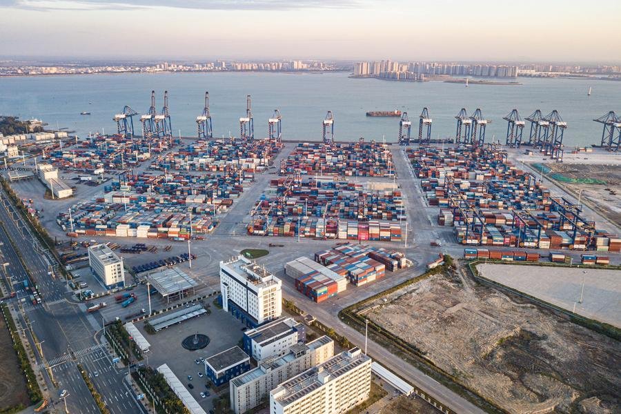 ChinatoAU's tweet image. Today is the day! The #Hainan Free Trade Port (#FTP) -- the largest free trade port in the world in terms of area -- began island-wide special customs operations on Thursday, in a landmark move in #China's high-standard opening-up. Read more: english.news.cn/20251218/d163f…