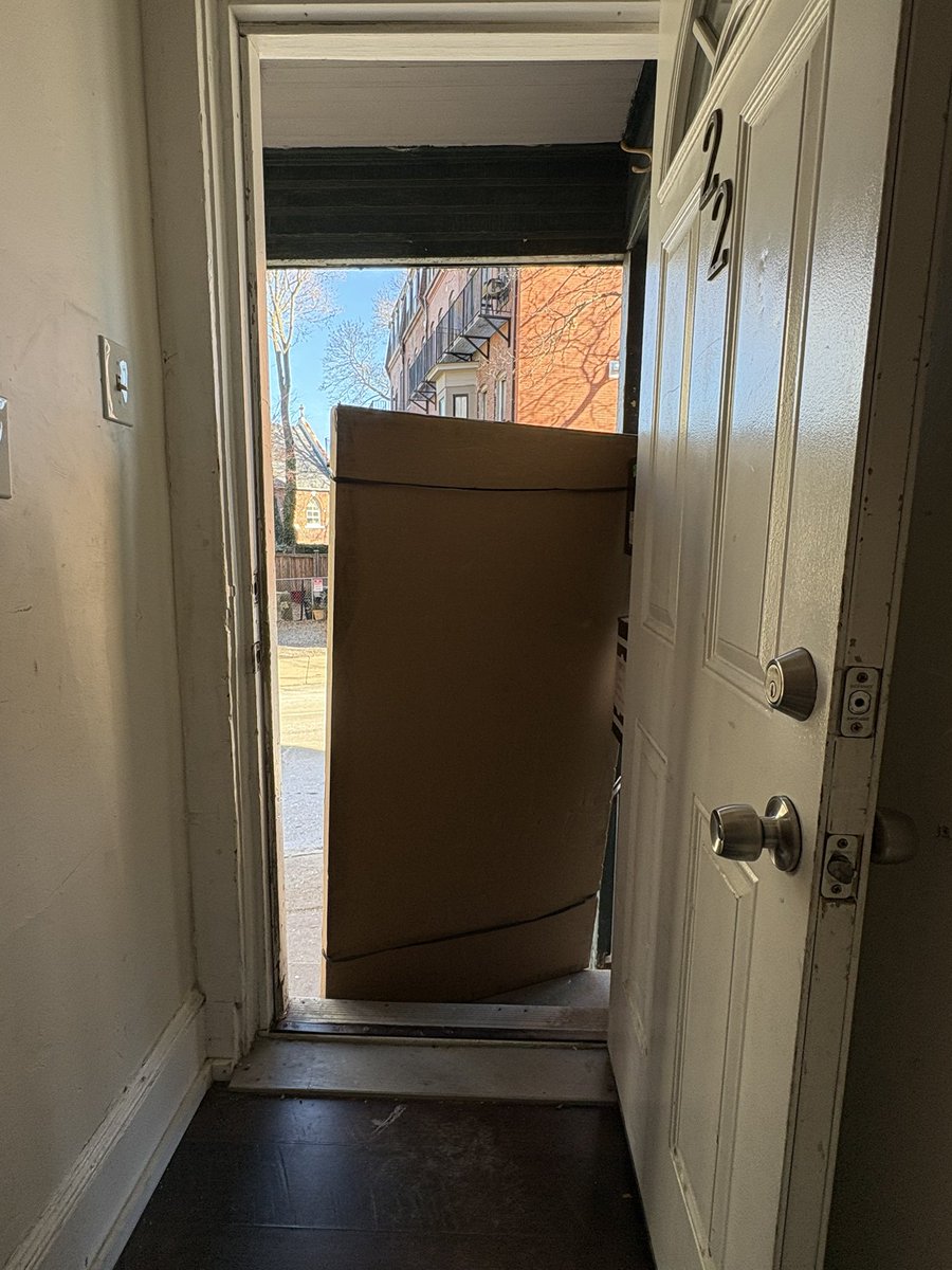 eeka1313's tweet photo. How do I get @FedEx to stop doing this shit? There’s a blind person in the bldg who would be seriously hurt if they were to come upon this before I did. I’ve complained repeatedly and they keep doing it. There are tons of normal places to leave it. @CityOfBoston @DisabilityBOS https://t.co/CXpvclCFqB