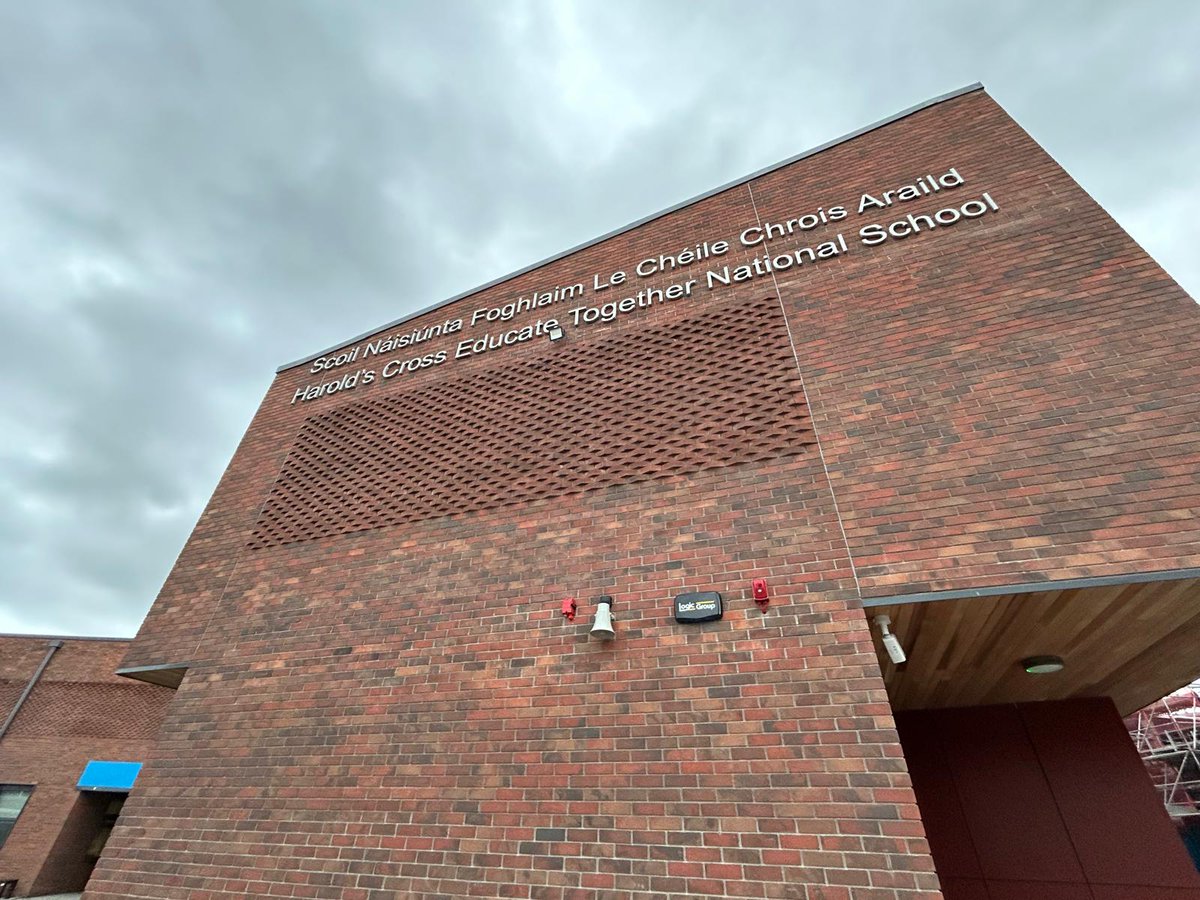 ivanabacik's tweet photo. Great to visit the new Harold's Cross Educate Together building today.

Honoured to receive a tour from the Student Council! @hxetns https://t.co/R28H50EKKX