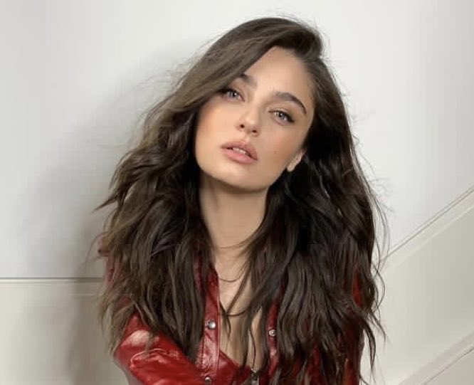 Daha sonra ikisinin de Efsun için görüşmesi, Damla’nın Çukur’a geçerken Ayça’nın Zemheri’yle anlaşması ve dizinin 10 bölümde final yapması