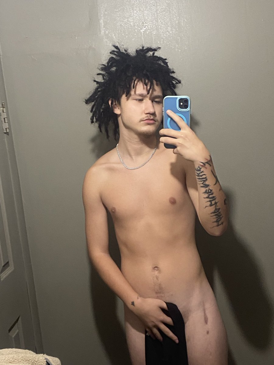 theyluvlil33's tweet photo. Repost and I may send you a picture without it covered🫣 or something more freaky https://t.co/GUidgQGl8r