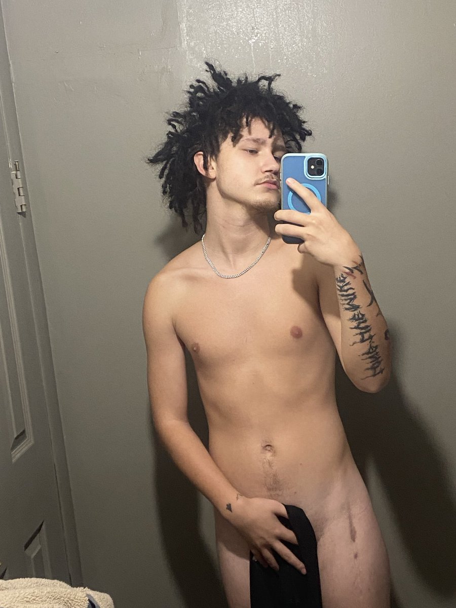 theyluvlil33's tweet photo. Repost and I may send you a picture without it covered🫣 or something more freaky https://t.co/GUidgQGl8r