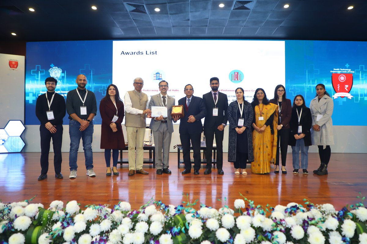 DhrHtain's tweet photo. At the HTA Conclave “ARISE” 2025, excellence was celebrated! Based on performance in the year 2025—PGIMER, Chandigarh won the Gold Award among Resource Hubs, while JIPMER, Puducherry secured the Silver Award. https://t.co/GX0O9eRuim