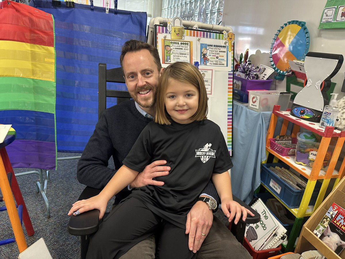KdgFullday's tweet photo. Enjoyed Hannah’s dad as a Guest Reader today! https://t.co/riMFkmalMB