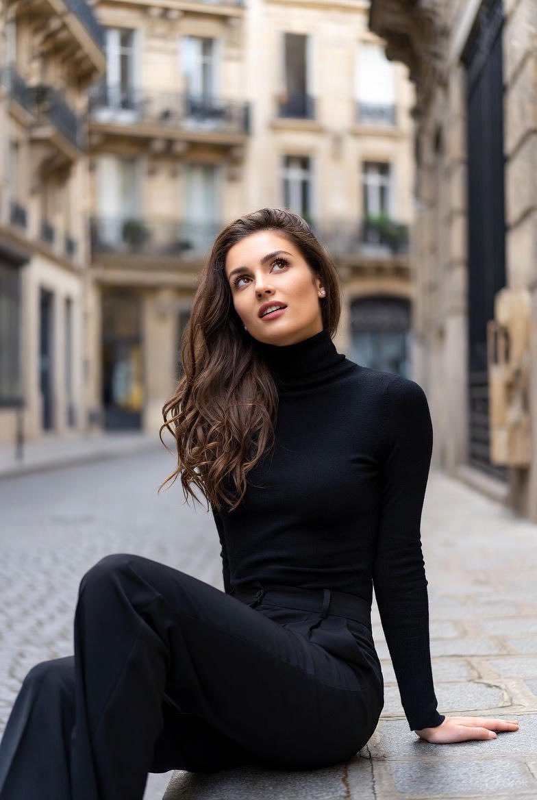 Elegance on the Parisian Streets