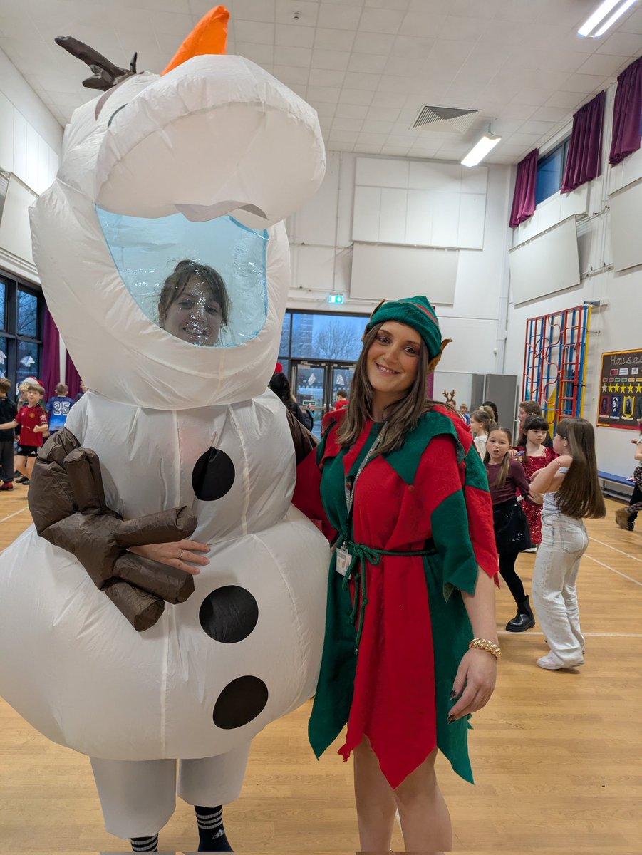 EastfieldPSHull's tweet photo. A great time was had by all at year 4 Christmas party this afternoon. #eps4AB #eps4JH #eps4AH https://t.co/n5ppXJDn9H