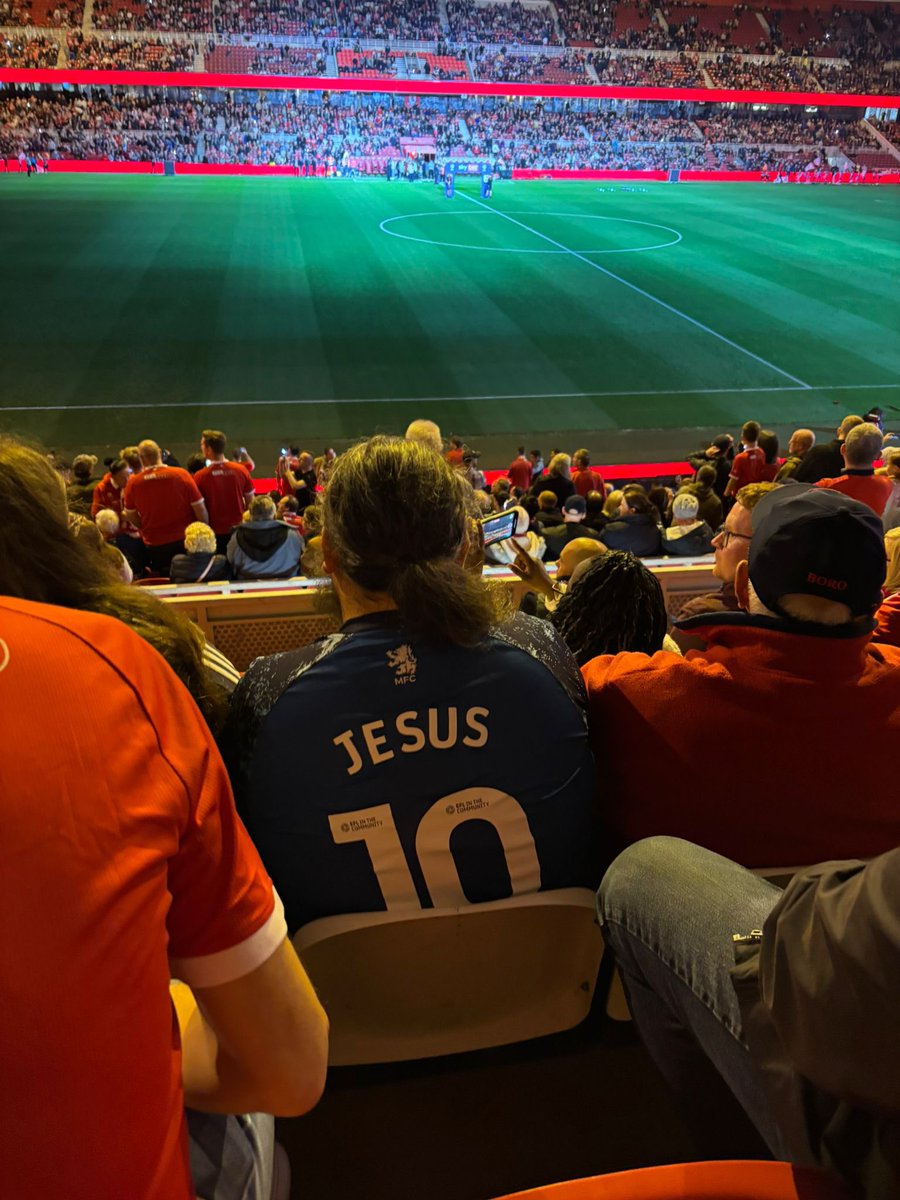 Lara Roberts tweet media