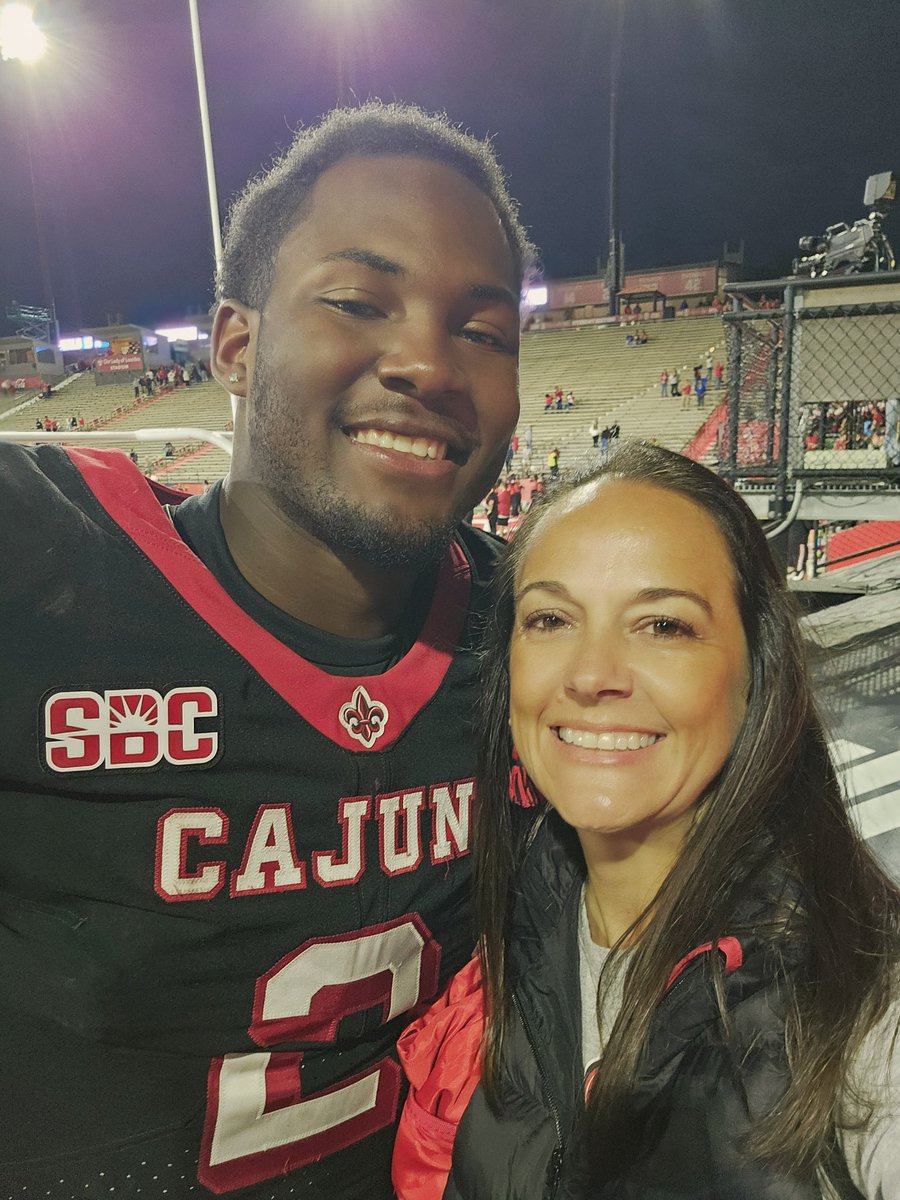 1FAN4UL's tweet image. Super proud of you for answering the call and leading the team, especially when your back was against the wall and injuries lingering! Thank you @TheLunch7 for fighting through the pain and literally, giving your ALL for the Cajuns! 🤟🏼