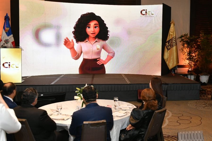 <a href="/RomnJquez/">Román Andrés Jáquez Liranzo</a> <a href="/samirchamiisa/">Samir Chami Isa</a> <a href="/hiraydamarcelle/">Hirayda Fernández Guzmán</a> <a href="/Suedileon/">Suedi León Jiménez</a> <a href="/ElCaribeRD/">El Caribe</a> <a href="/PeriodicoHoy/">Periódico Hoy</a> <a href="/DiarioLibre/">Diario Libre</a> <a href="/elnuevodiariord/">El Nuevo Diario</a> <a href="/ElNacionalRD/">El Nacional</a> <a href="/cdn37/">CDN 37</a> <a href="/SIN24Horas/">Noticias SIN</a> También como novedad presentamos a Vera quien será la asistente virtual de la Junta Central Electoral, a través de nuestro centro de contacto institucional, #JCEResponde.