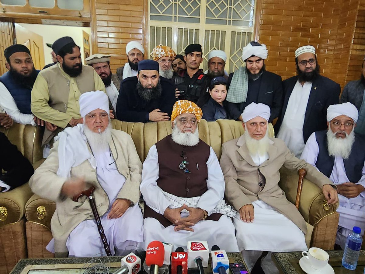 JuiDirLower's tweet photo. نورانی چہرے 
#ResistUSPressure https://t.co/0pgejzUUEX