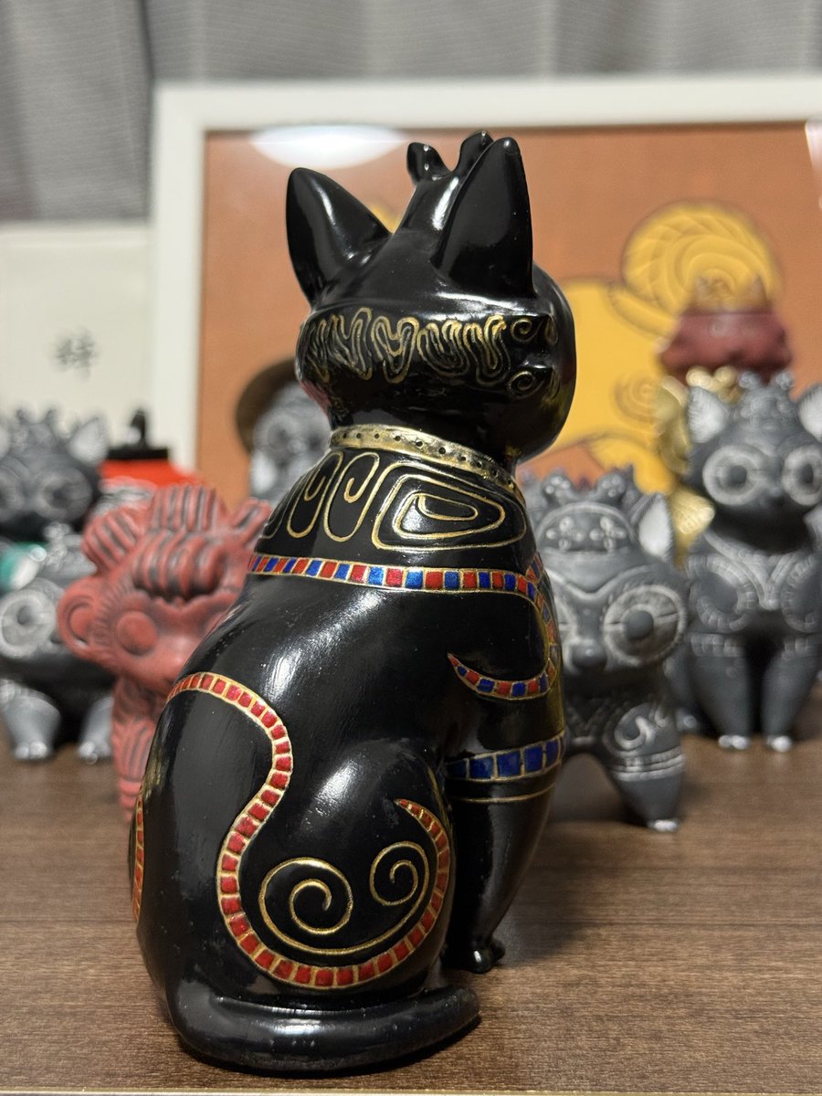 妄物殿での産物:
ドキャット〜博物館仕様〜at zozoï

ついにお迎えできました‼️
ファン歴はまだまだ浅いですが気持ち的には本当に念願でした...✨✨
zozoïさんでお迎えできたこともとても嬉しいです😊
大きさも結構違うので迫力がすごい😳

#zozoï
#妄物殿
#妄想工作所