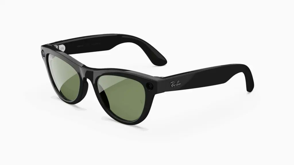 megamodo's tweet image. Ray-Ban Meta unisce design iconico e tecnologia intelligente: occhiali con audio, fotocamera e connettività pensati per valorizzare stile e momenti delle festività. #RayBanMeta #occhiali #moda #tecnologia
👉 megamodo.com/ray-ban-meta-l…