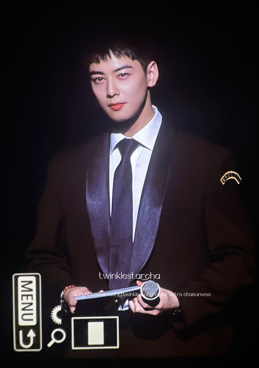 𝐭𝐰𝐢𝐧𝐤𝐥𝐞𝐬𝐭𝐚𝐫 tweet media