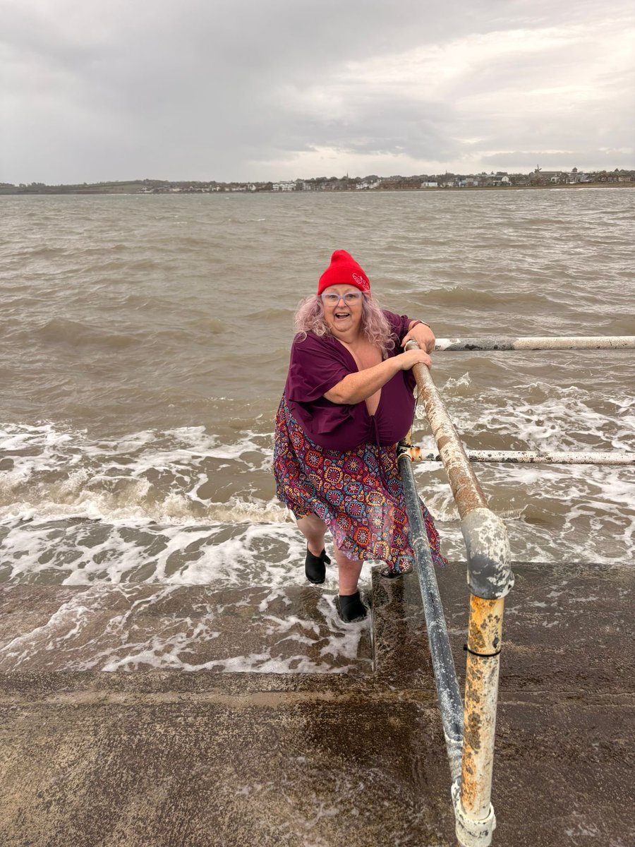 TeenaGates's tweet photo. For safety reasons, today’s #Dip7 for the @Irishheart_ie Heart Foundation was more of a shower than a dip! https://t.co/S1IcRiGPxh
