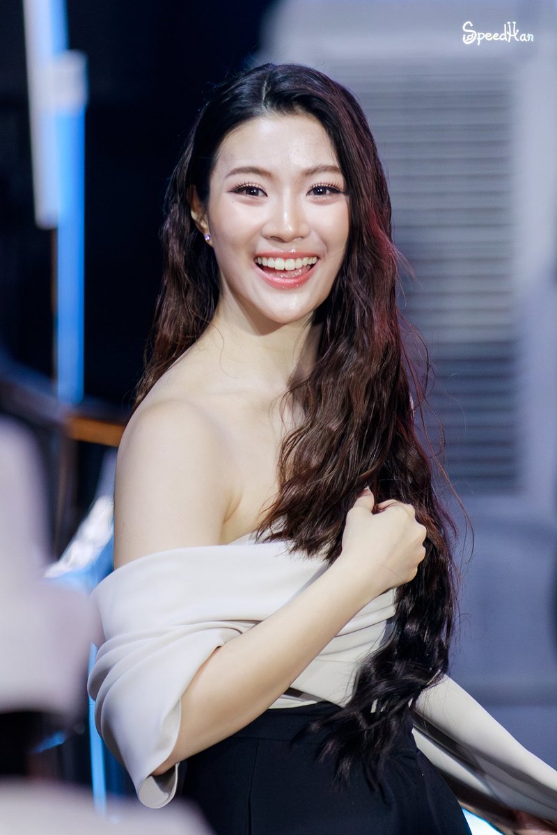 PremPat__'s tweet image. #ALKEY, vote for Ginny Natnicha as she is nominated for “The Most Loved Artist — Group 2.” 

Vote Here thaiupdate.info/the-most-loved…

-You can cast your vote every 5 minutes.
-Voting is open from December 18–28, 2025 at 3 PM (BKK Time).

#ginnynatnicha