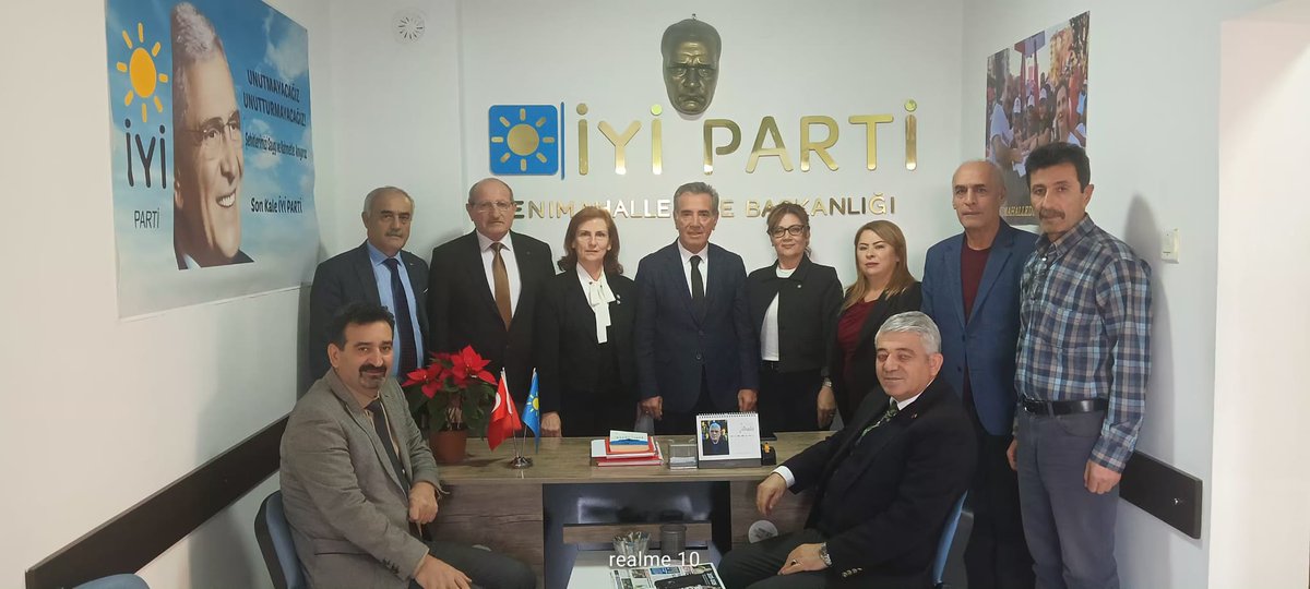 iyipartiyenimah's tweet photo. AVAZ Başkanı Sn.Şerafettin Deniz ve yönetimi,ilçe başkanlığımızı ziyaret etti.Karşılıklı fikir alışverişiyle geçen samimi buluşma için kendilerine teşekkür ederiz.Birlikte üretmeye ve paylaşmaya devam edeceğiz.
@MDervisogluTR
@YenerYILDIRIM06
@SevgiYALAV06
#Avaz
#iyiparti https://t.co/B7CV65DukC