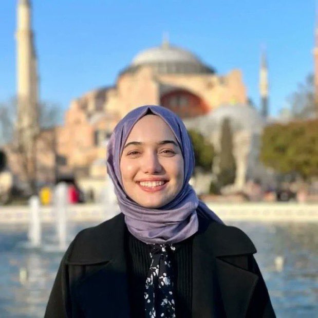 haskologlu's tweet photo. 🔴#SONDAKİKA | 17 yaşındaki gence çarparak ölümüne neden olan Zehra Kınık'a 2 yıl 6 ay hapis cezası verildi.

Daha önce ceza aldığı 4 yıl 2 aylık hapis cezası kararı bozulmuştu. https://t.co/8U2JHqQgeQ
