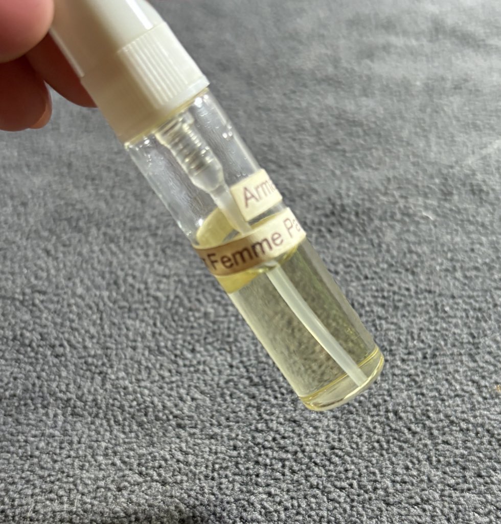 Help2884's tweet image. ส่งต่อน้ำหอมร้านคุณโม กลิ่น dupe chanel chance สีชมพู 
กลิ่นแบบคนสวยขา หอมหวานดอกไม้ ไม่แป้งเกิน ละมุนๆ ติดทนสุดๆ
เหลือ 50%  85 รส 

#อาจุมม่าบ้านน้ำหอม #ส่งต่อน้ำหอม #น้ําหอมjanua #ส่งต่อเสื้อผ้ามือ2 #ส่งต่อสกินแคร์